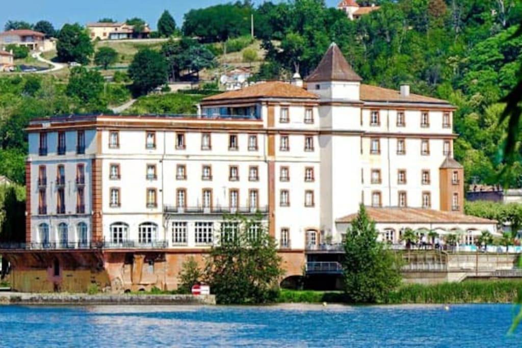 La Villa Des Muriers Tres Spacieuse Dans Un Environnement Calme Malause 外观 照片