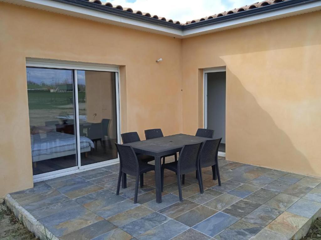La Villa Des Muriers Tres Spacieuse Dans Un Environnement Calme Malause 外观 照片