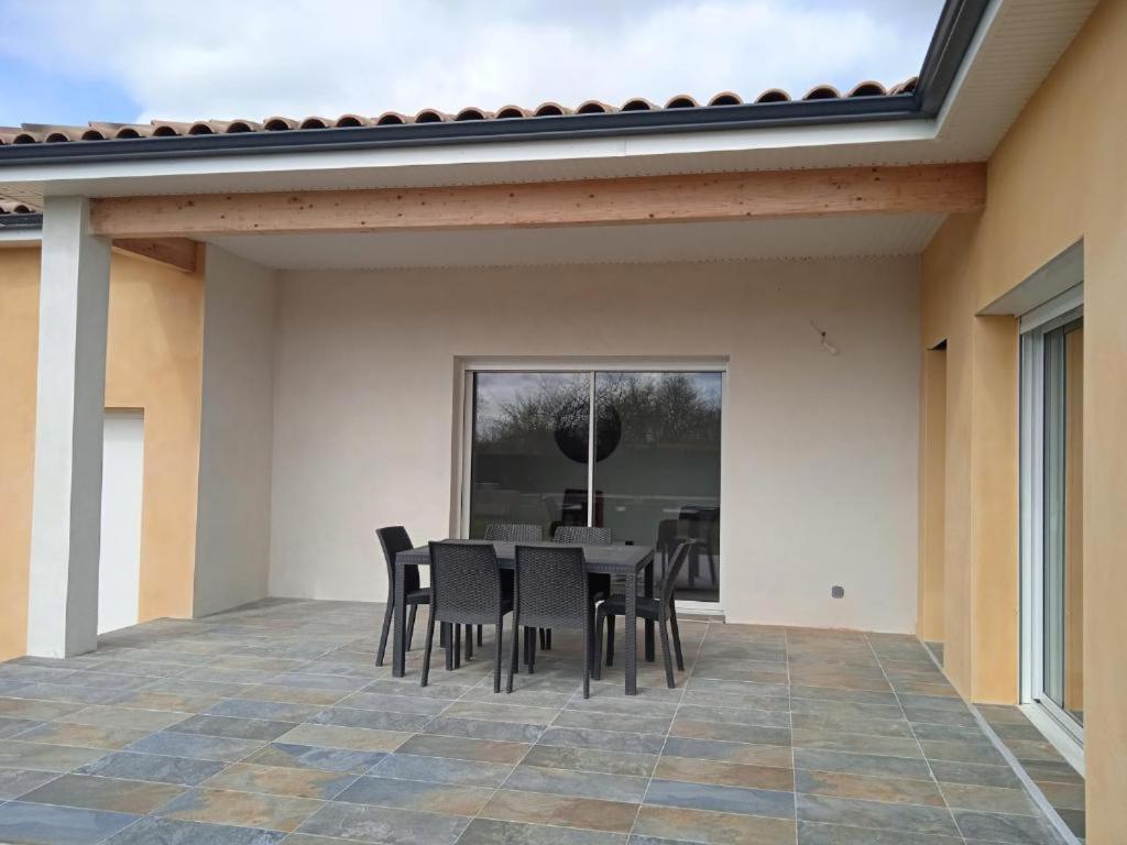 La Villa Des Muriers Tres Spacieuse Dans Un Environnement Calme Malause 外观 照片